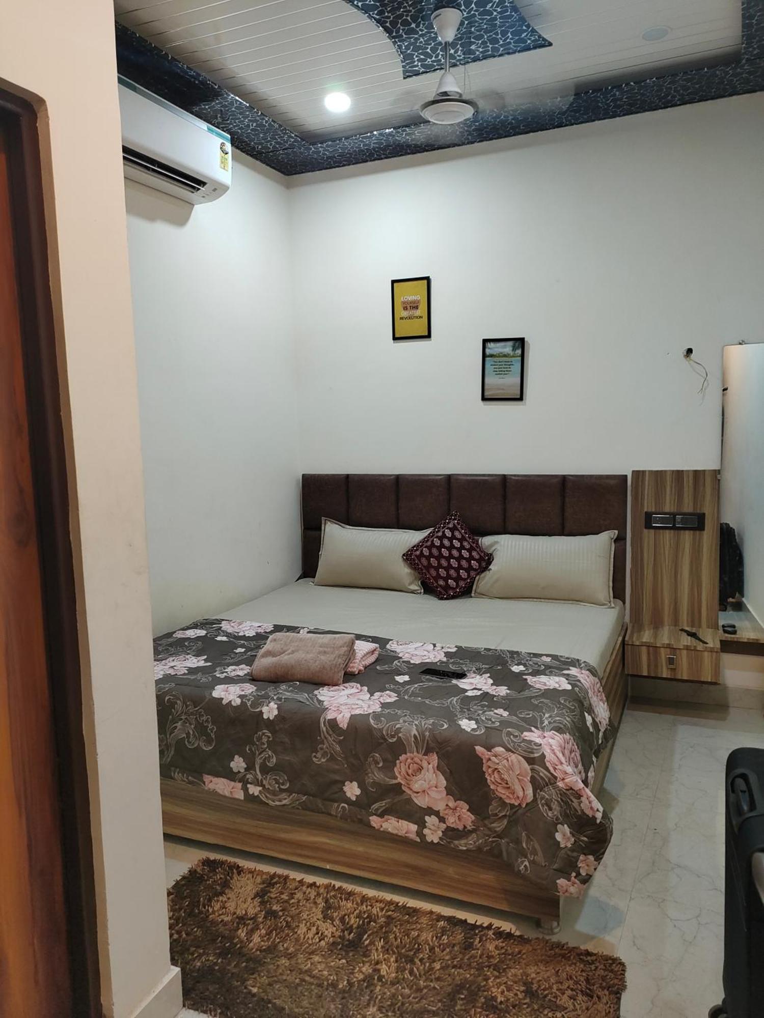 Banarasiya Stay Walking Distance To Banaras Railway Station バラナシ エクステリア 写真
