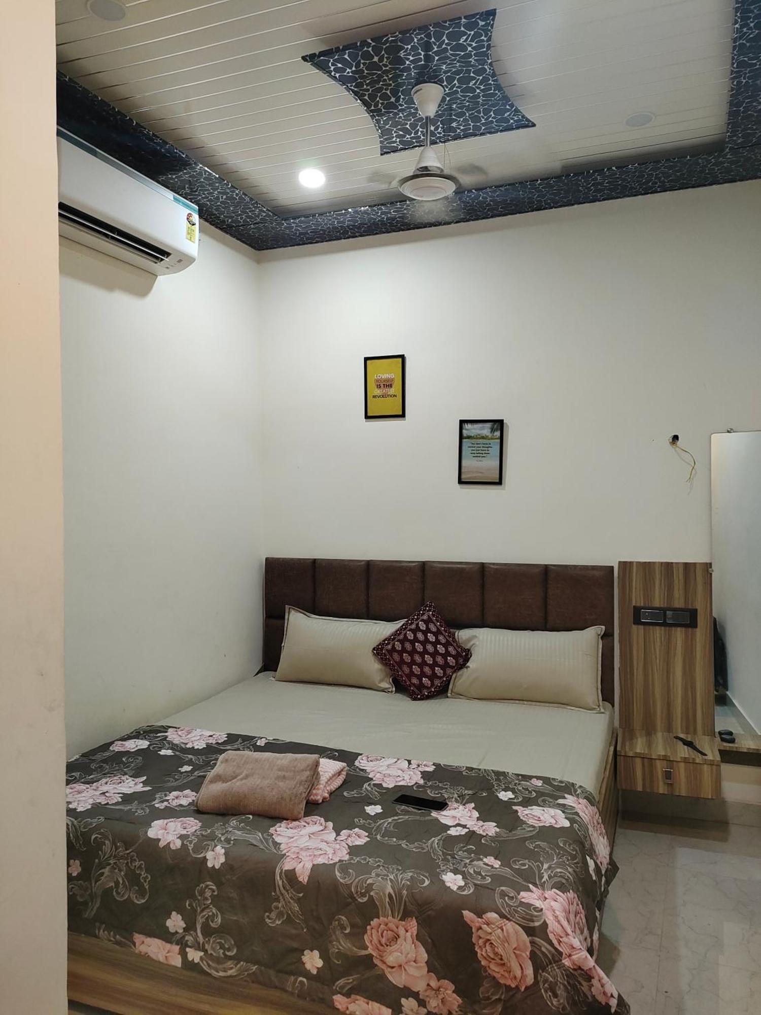 Banarasiya Stay Walking Distance To Banaras Railway Station バラナシ エクステリア 写真