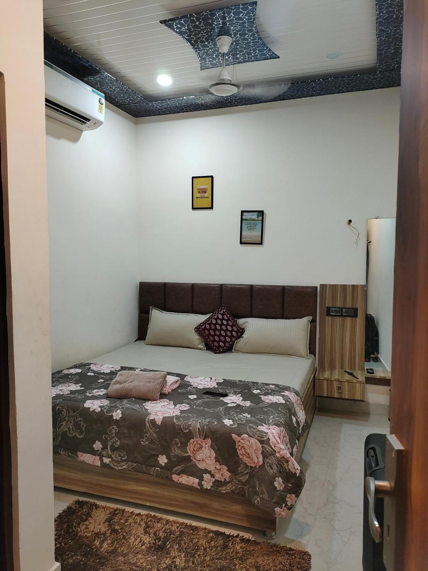 Banarasiya Stay Walking Distance To Banaras Railway Station バラナシ エクステリア 写真