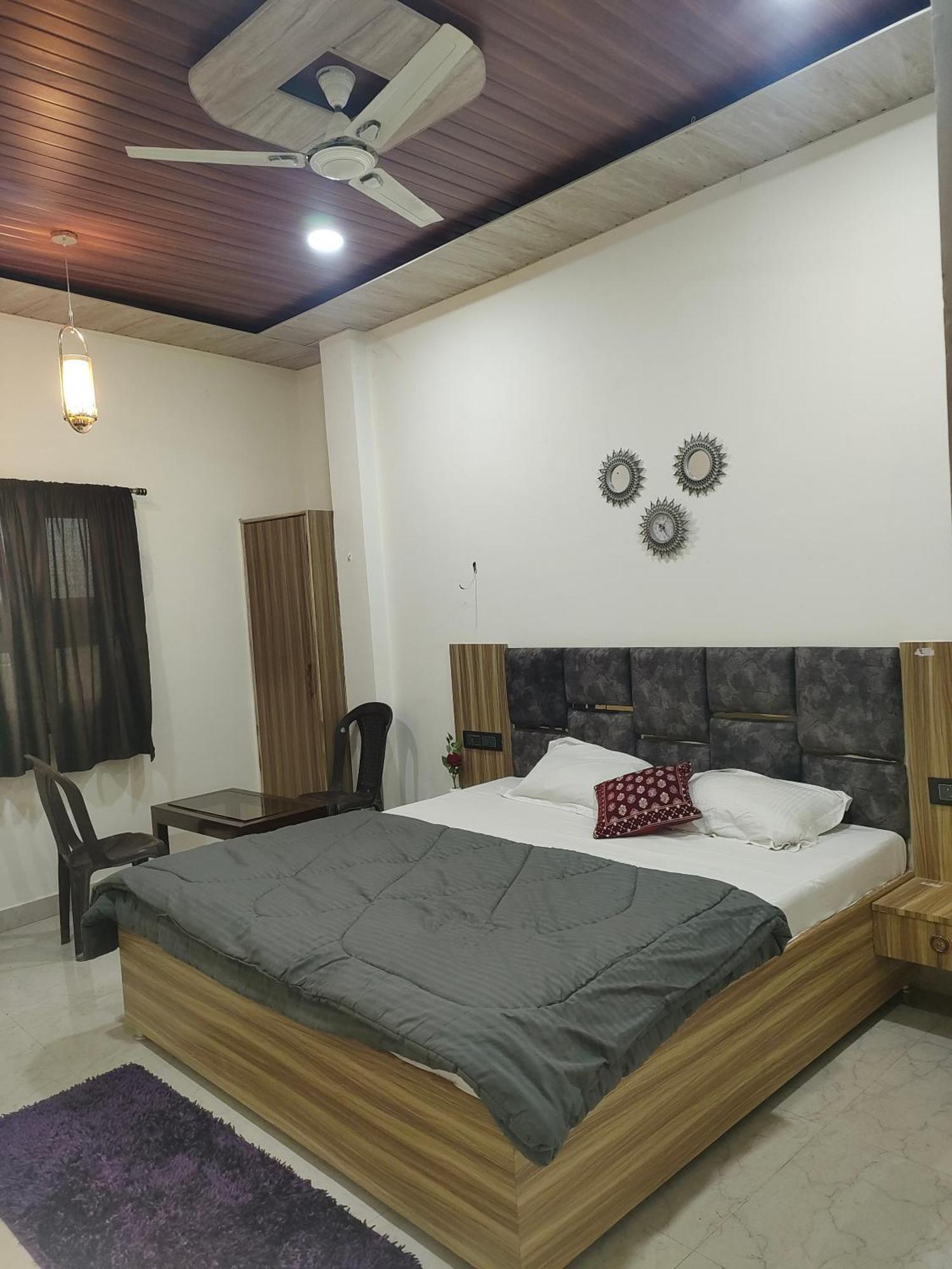 Banarasiya Stay Walking Distance To Banaras Railway Station バラナシ エクステリア 写真