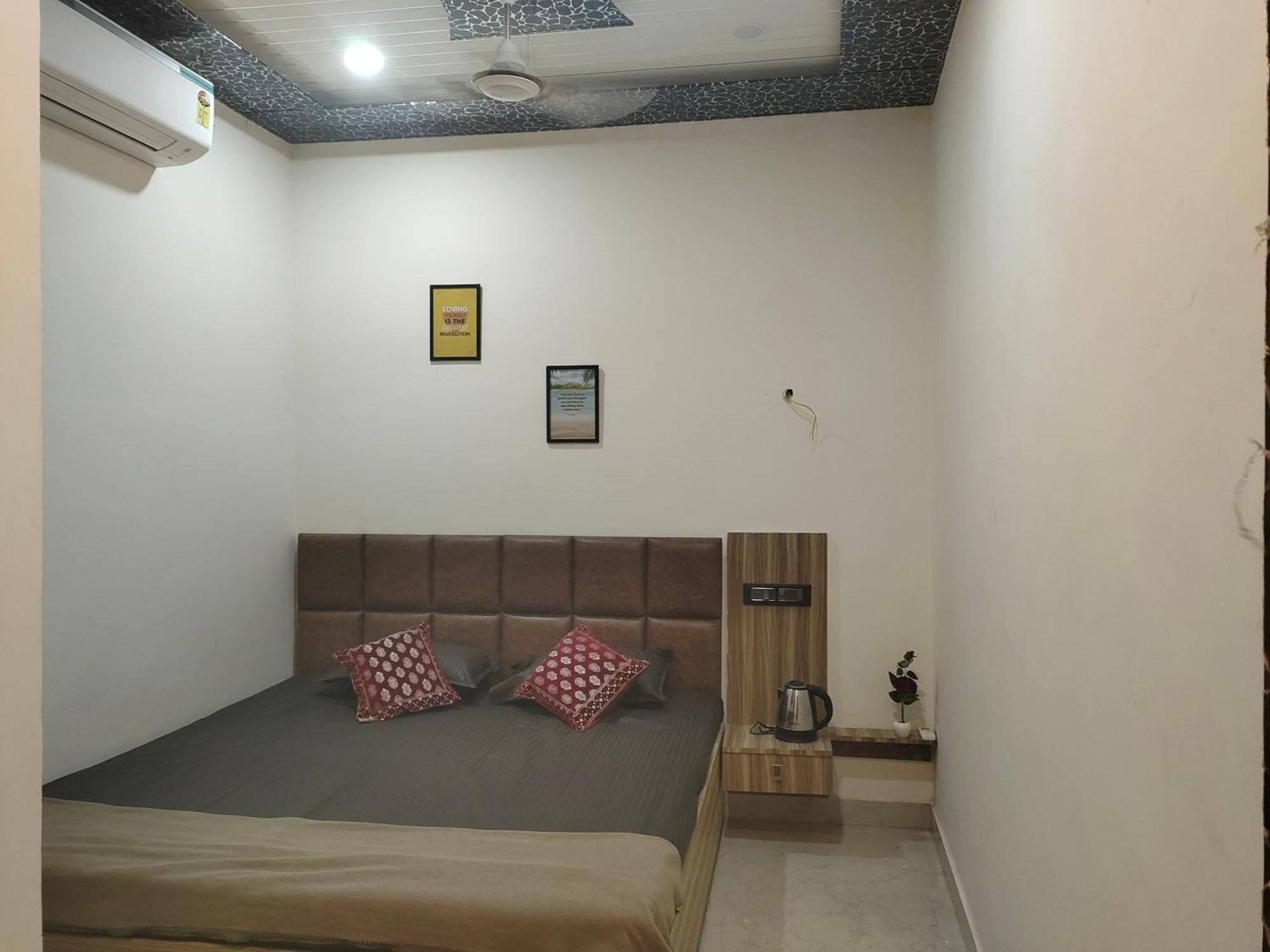 Banarasiya Stay Walking Distance To Banaras Railway Station バラナシ エクステリア 写真