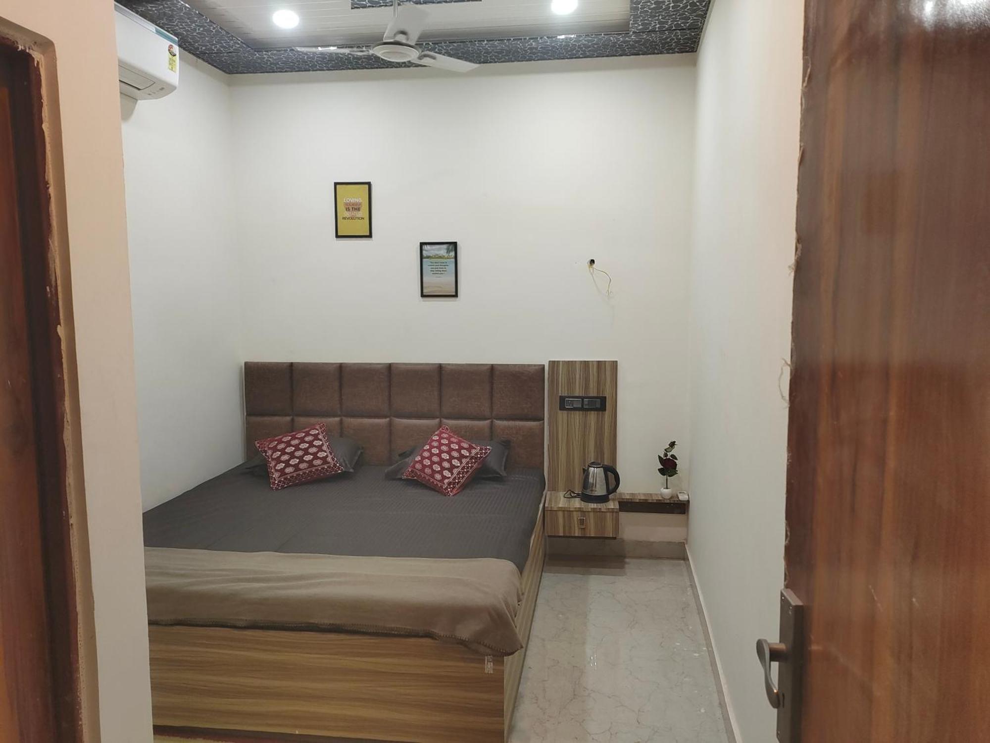 Banarasiya Stay Walking Distance To Banaras Railway Station バラナシ エクステリア 写真