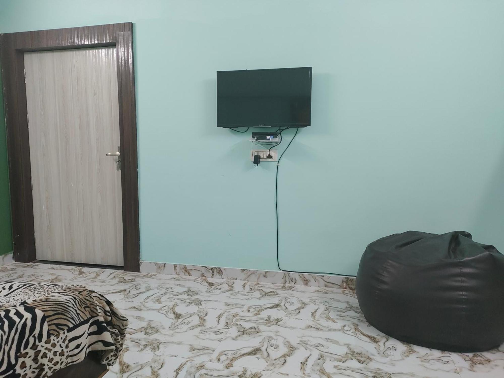 Banarasiya Stay Walking Distance To Banaras Railway Station バラナシ 部屋 写真